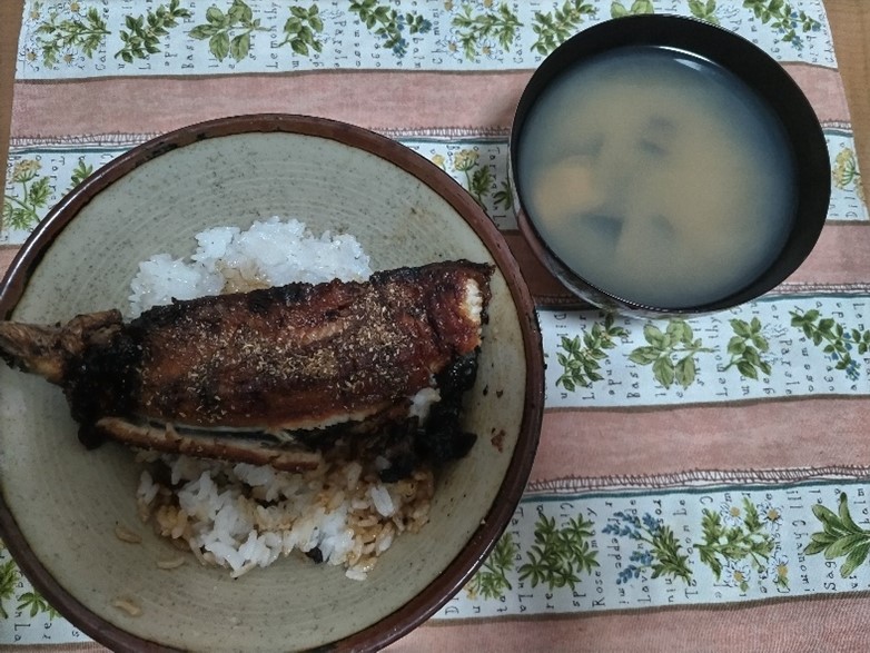 うなぎとお味噌汁